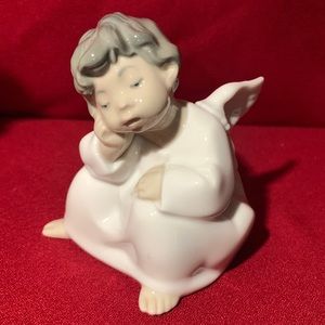 Lladro Spain Thinking Angel  Figurine 4539 Matte Finish Mint Condition